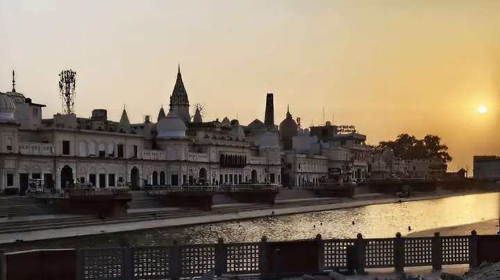 Ram ki Paidi ghats on the Saryu in Ayodhya at dusk